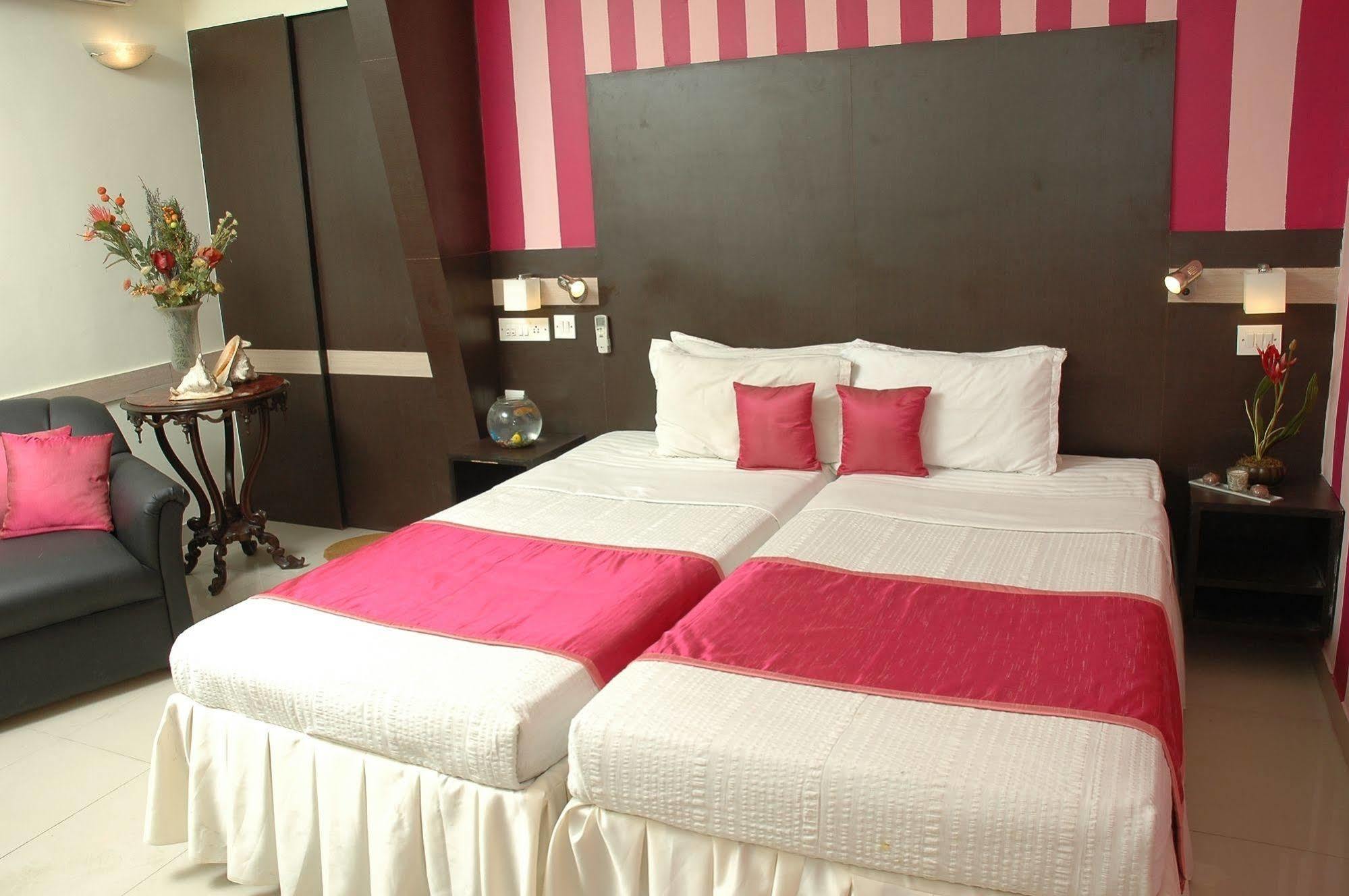 העיר בנגלור Istay Hotels Infantry Road מראה חיצוני תמונה