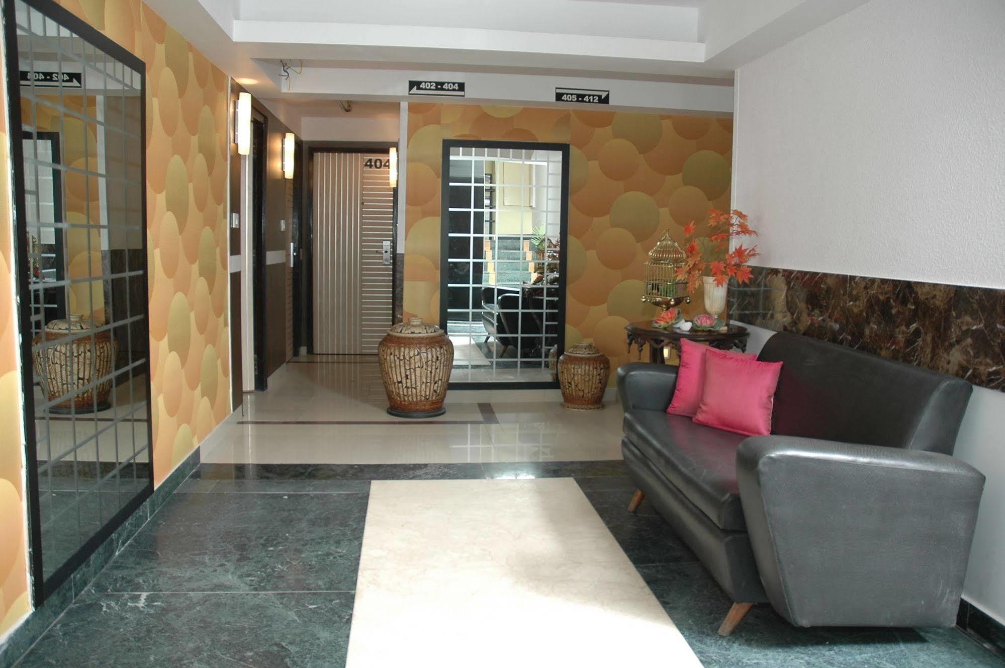 העיר בנגלור Istay Hotels Infantry Road מראה חיצוני תמונה