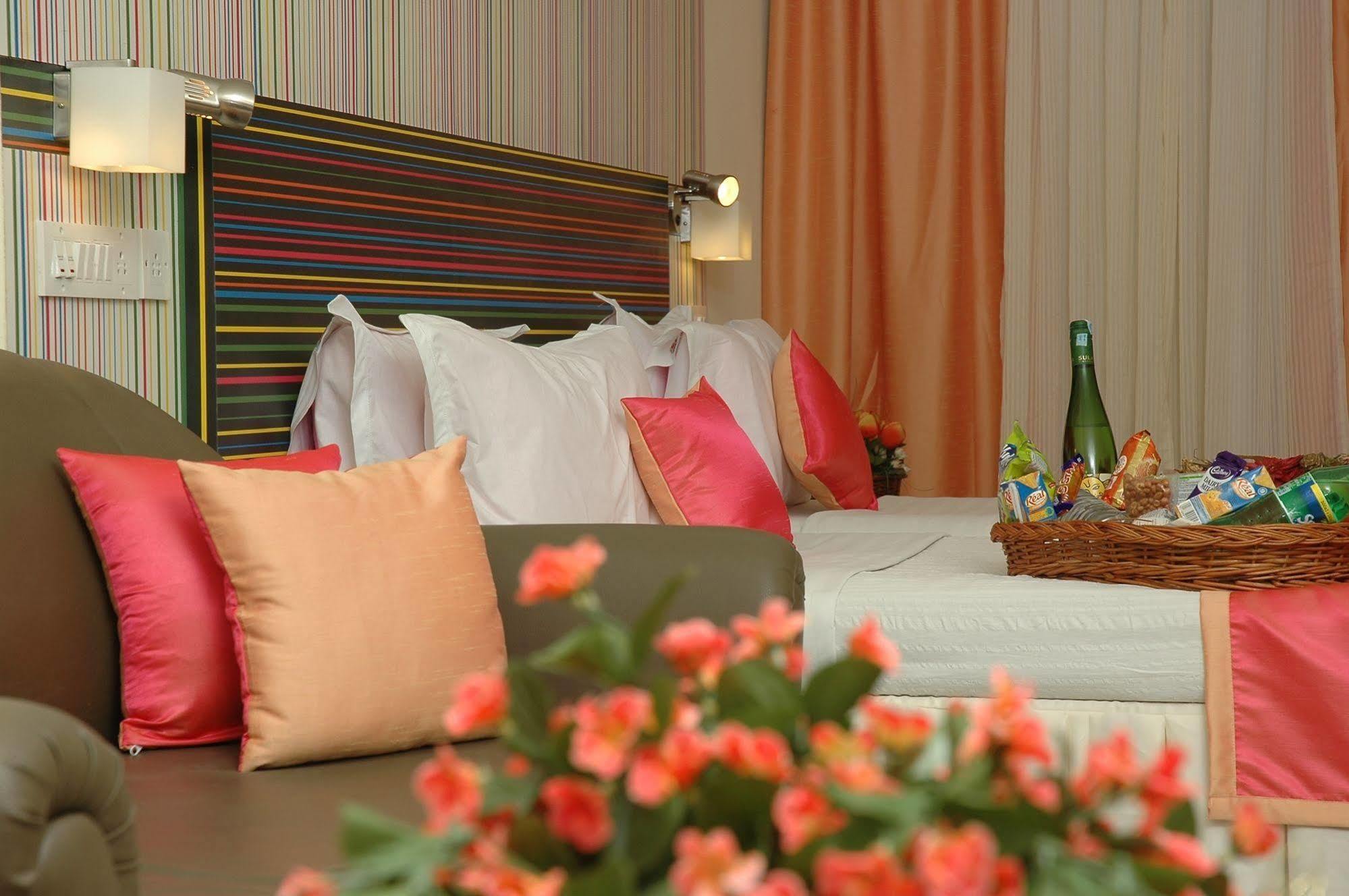 העיר בנגלור Istay Hotels Infantry Road מראה חיצוני תמונה