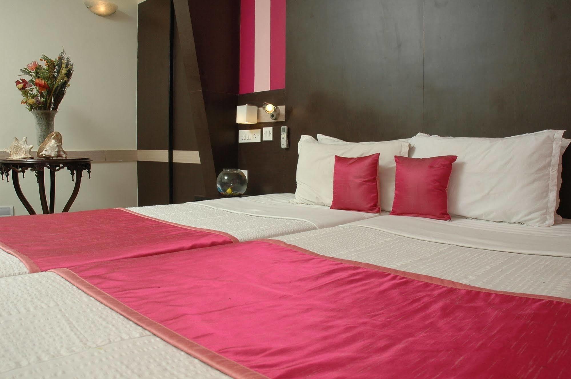 העיר בנגלור Istay Hotels Infantry Road מראה חיצוני תמונה